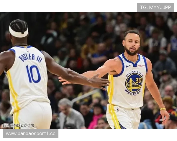 库里巴特勒合体助勇士豪取18胜2负胜率飙至九成再显争冠姿态势
