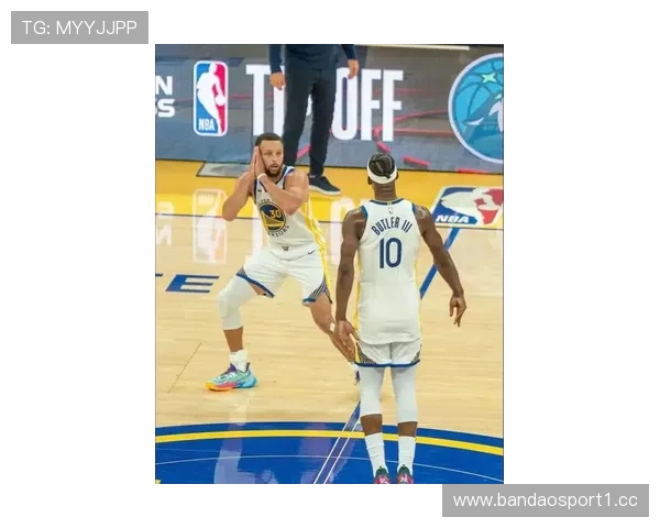 王猛：巴特勒与库里联手让勇士攻守均衡 外线内线兼备